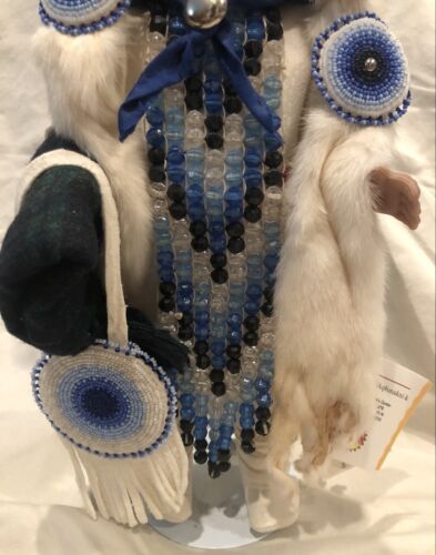 Montana Indianerpuppe Fellperlen 13 Zoll Künstlerin Michele Trahan - Bild 4 von 8