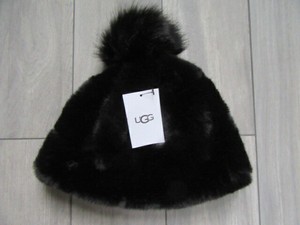 ugg hat with fur pom pom