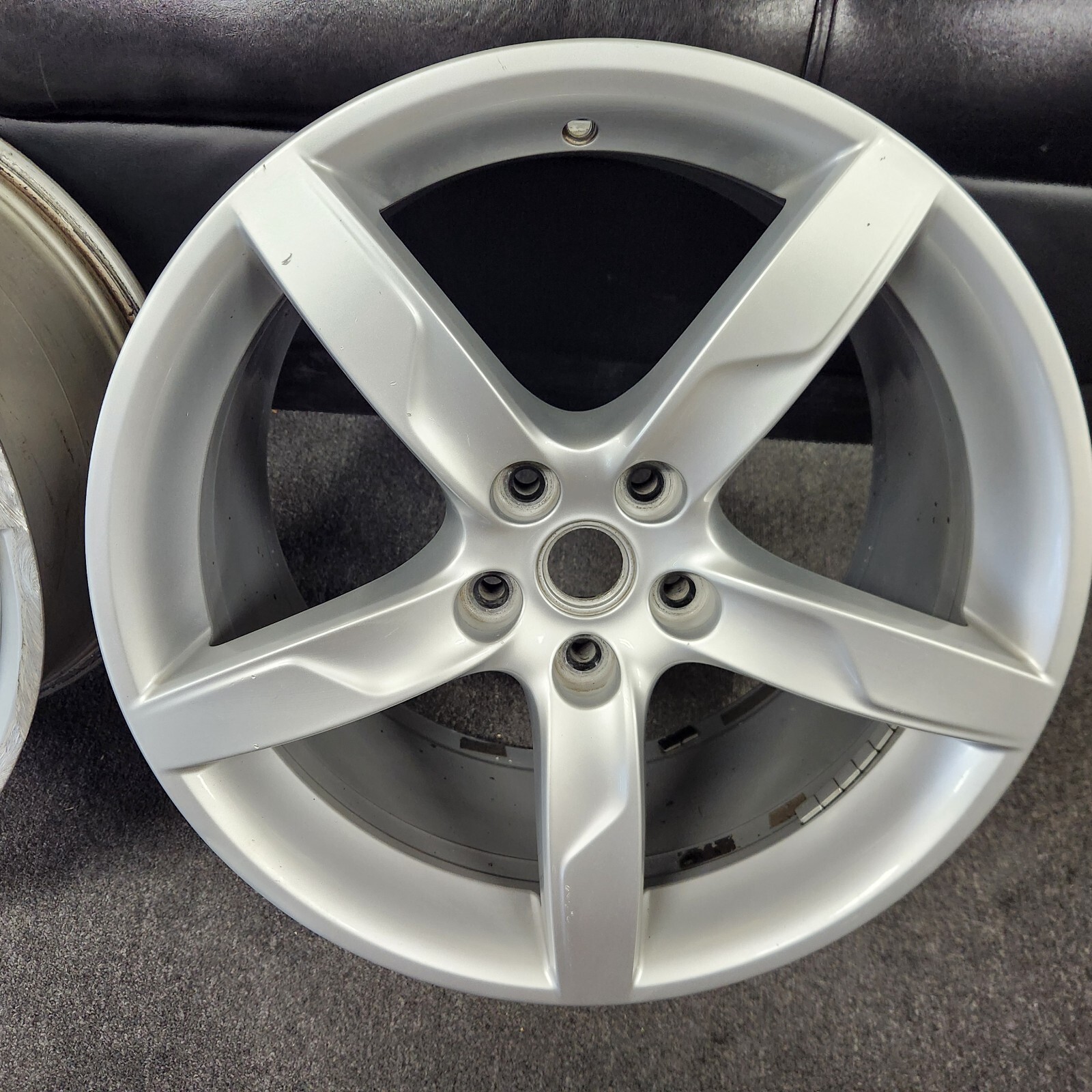 FERRARI REAR RIMS 10 BY 19 INCH SILVER OEM #291342