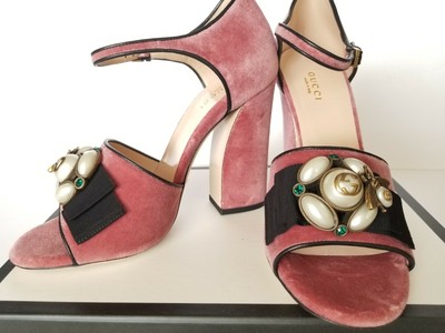 gucci velvet sandal with bee