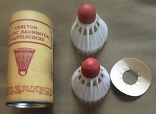 VINTAGE CARLTON BRAND SHUTTLECOCKS BADMINTON BIRDIES MADE IN ENGLAND Two-no Lid