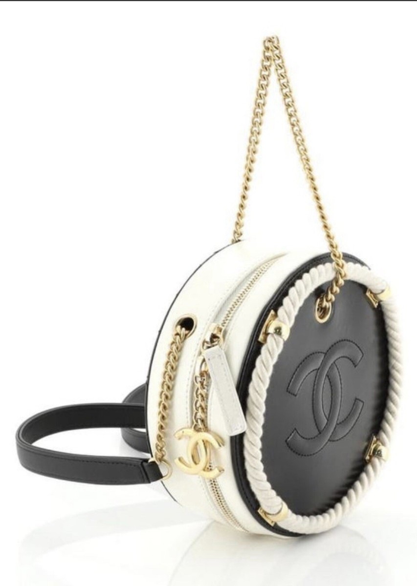 Chanel Black Crumpled Calfskin En Vogue Round Crossbody Handle Bag