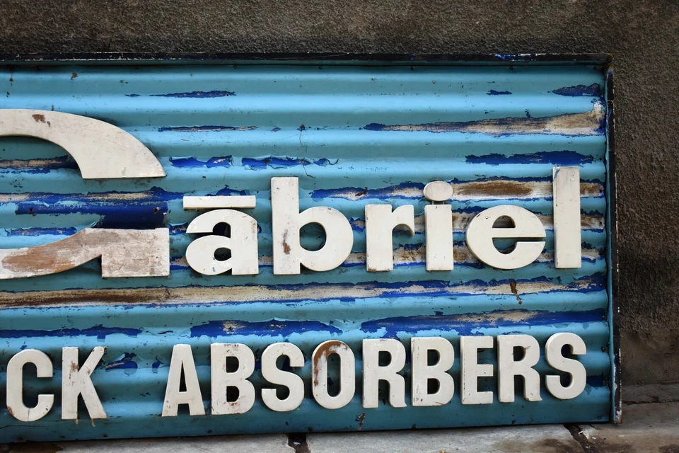 Vintage Gabriel Shock Absorbers Advertising Sign Board Wooden Letter Die Cut Ad" - Image 4 of 4