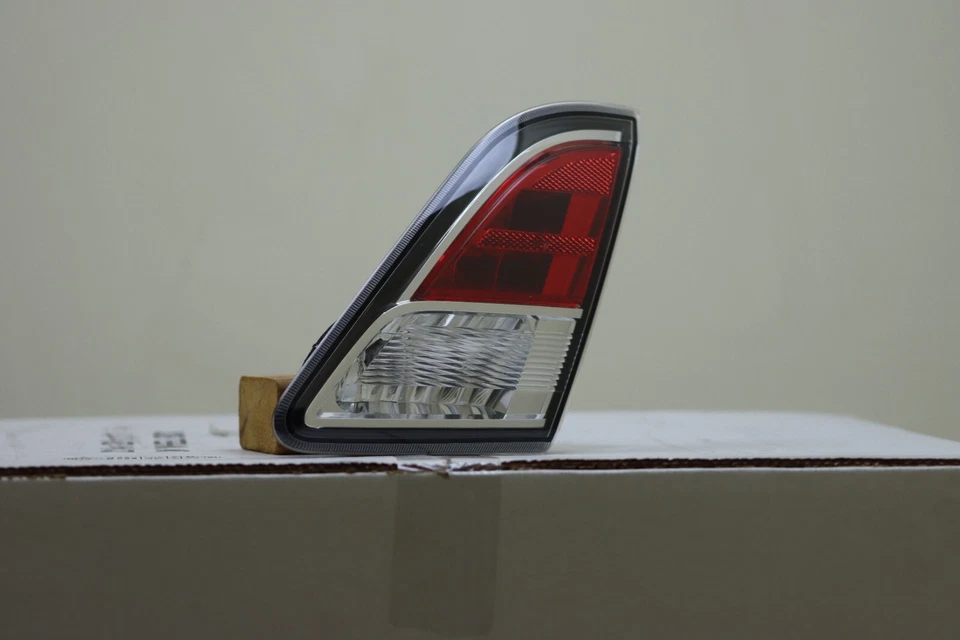 Lanterna traseira interna 2009 2013 Mazda 6 passageiro direito fabricante de equipamento original GS3L-513G0D - Imagem 2 de 4
