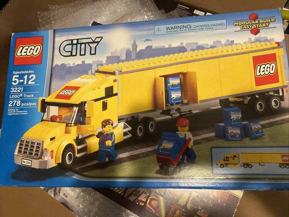 Lego City 3221 Lego City Truck Retired 2010 ~Brand New & Sealed~ - Image 2 of 4