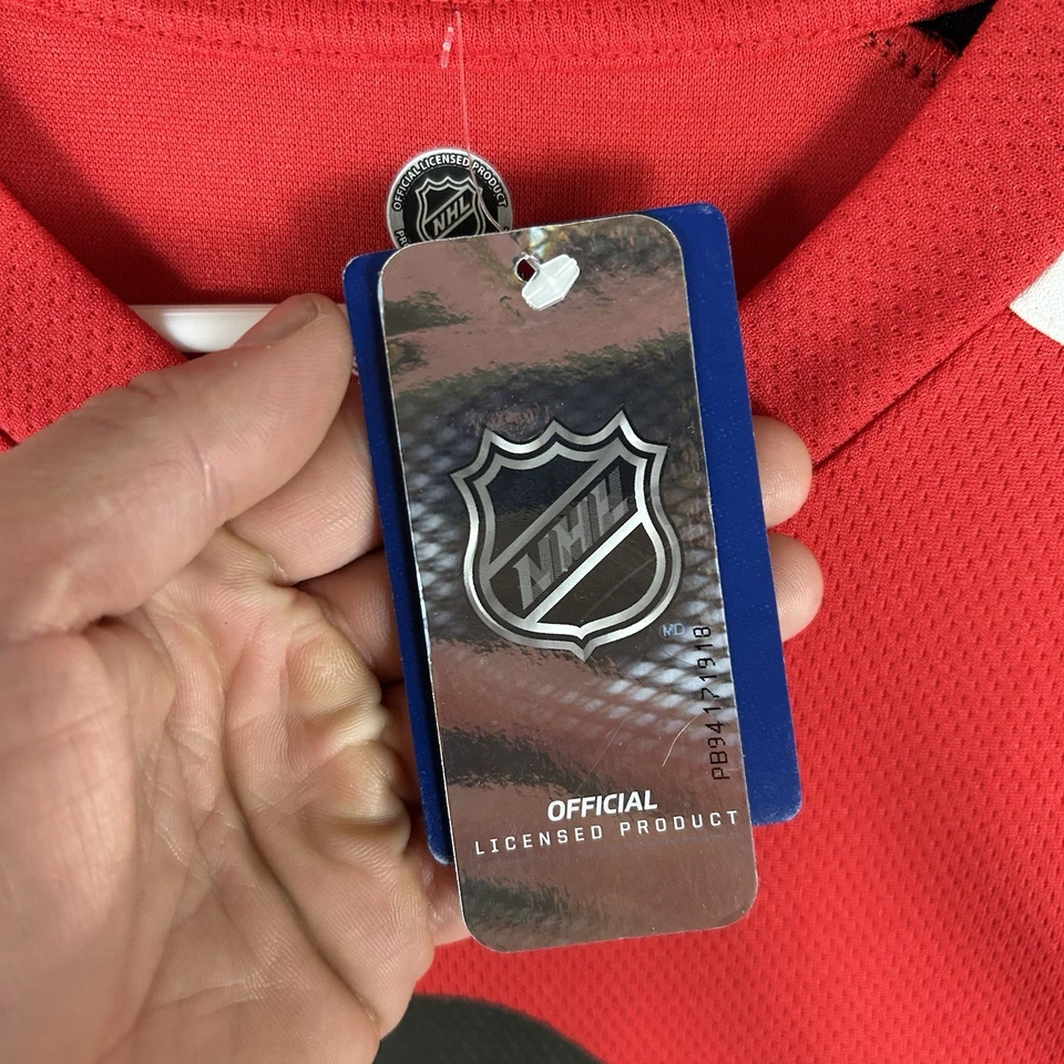 NHL Chicago Blackhawks NUEVA Camiseta Patrick Kane #88 Para Hombre Pequeña Hockey Nueva con Etiquetas Foto 4 de 4