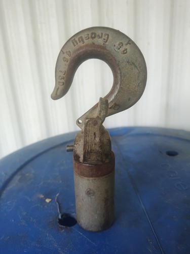 Crosby Bullard Link Chain Nest Swivel Hook #4 with locking latch