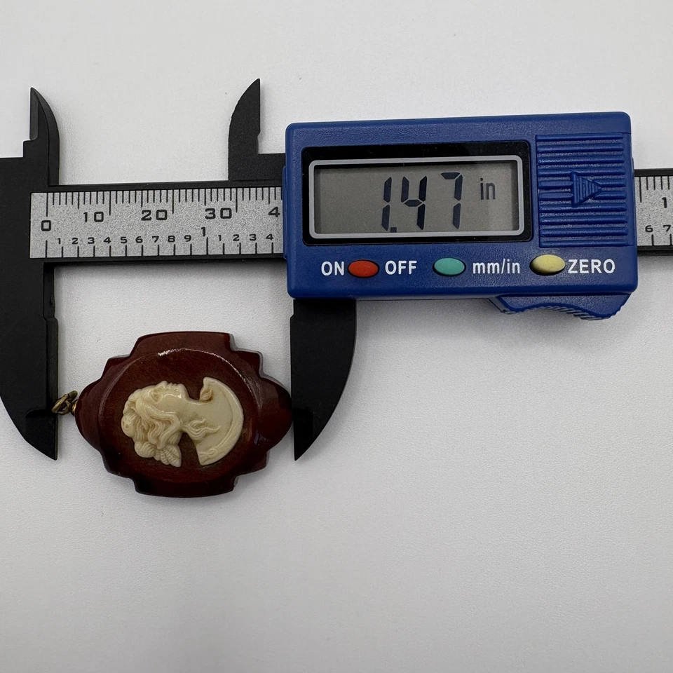 Colgante camafeo tallado resina sobre madera estilo victoriano mujer perfil colgante 1,47 pulgadas Foto 3 de 4