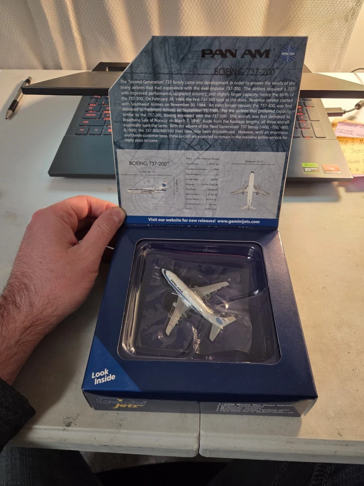 GeminiJets 1:400 Pan Am Boeing 737-200 - Image 4 of 4