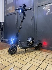 Segway ZT3 Pro D E-Scooter, 11 Zoll, Schwarz/Weis, 70 KM Reichweite