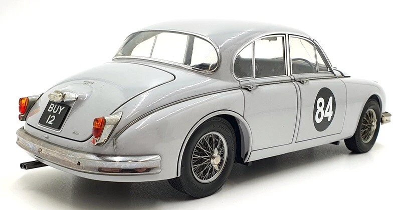 Model Icons 1/18 Scale Diecast DC3322B - Jaguar MkII Racing #84 With Case - Image 2 of 4