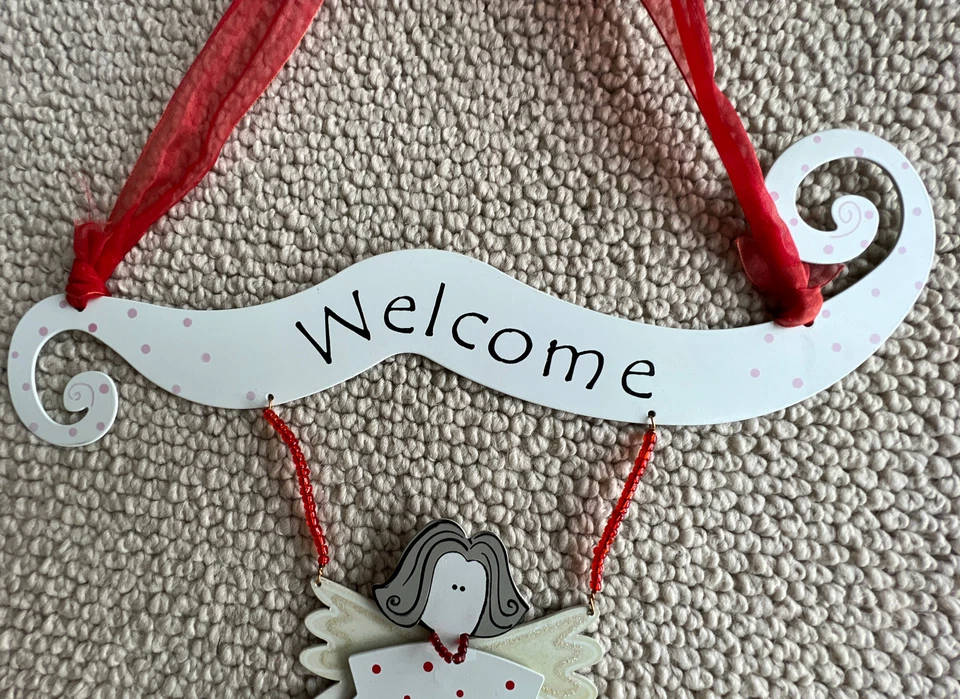 Letrero colgante de bienvenida de metal Silvestri Karen Rossi Love Hearts día de San Valentín Foto 2 de 4