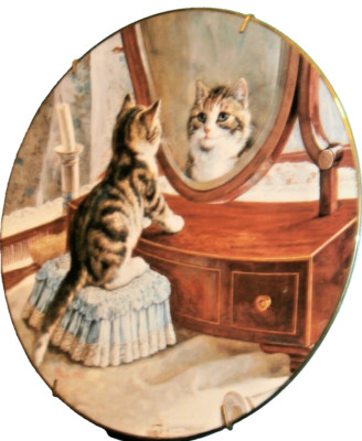 COLLECTORS PLATE -  CAT PLATE - WHO'S THE FAIREST OF THEM ALL? - WITH HANGER