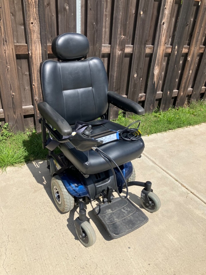 motorized wheelchair Invacare Pronto M41 variable speed seldom used