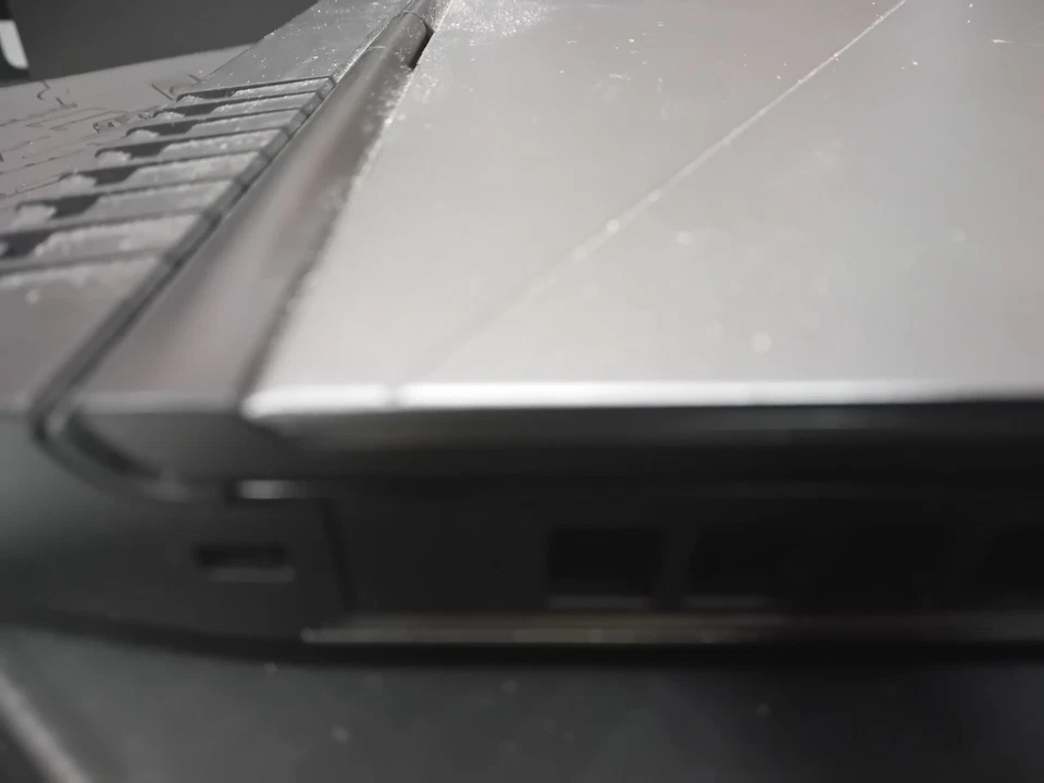 Dell Alienware 15 R4 Laptop 15.6 FHD, i9-8950HK,32GB RAM, NVIDIA GTX1070,SSD+HDD - Image 4 of 4