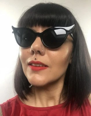Gafas de Sol Solar Mariposa Puntiagudas Negras Pinup Retro Rock Original - Imagen 1 de 4
