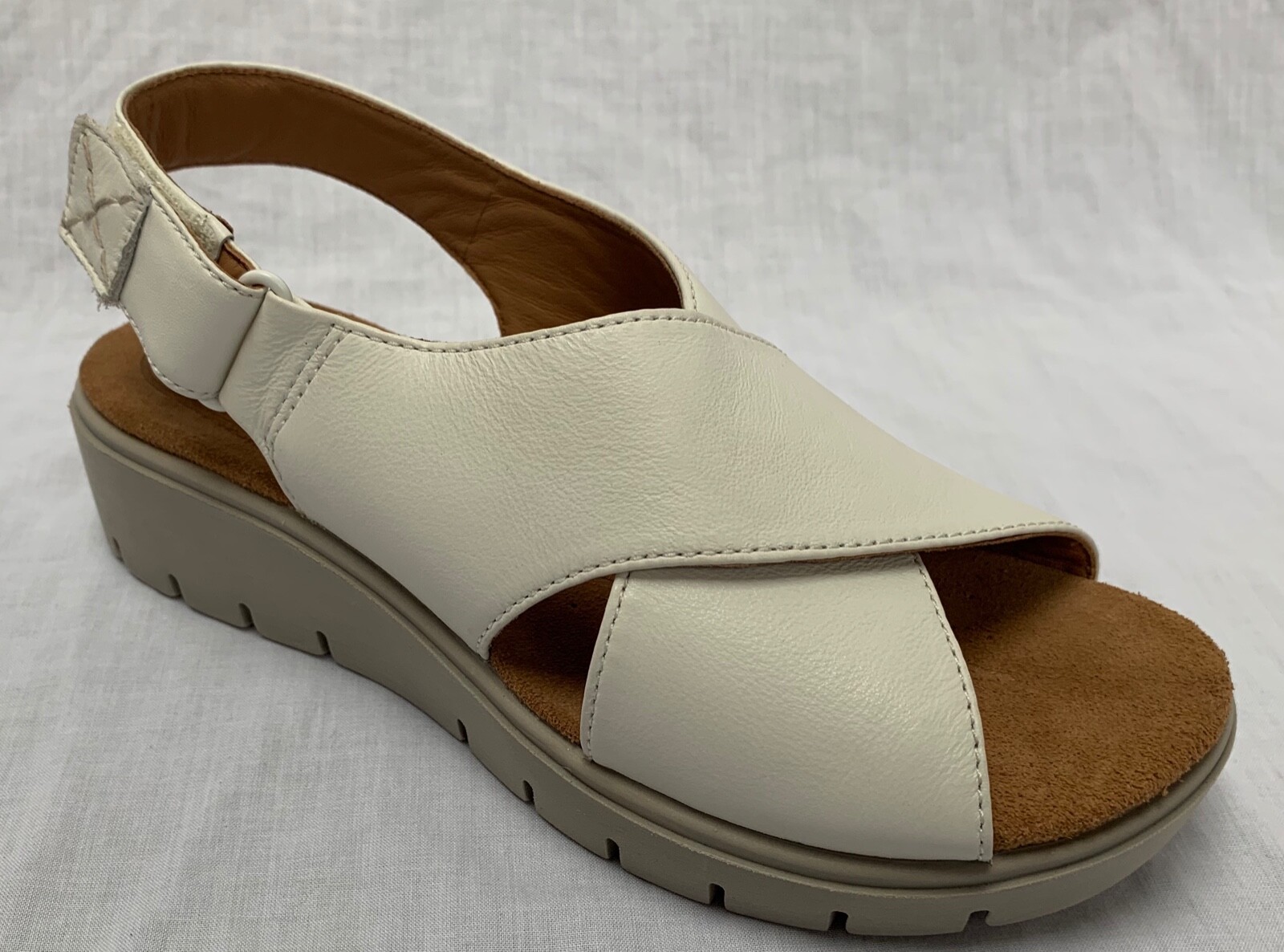 clarks isna pebble sandals