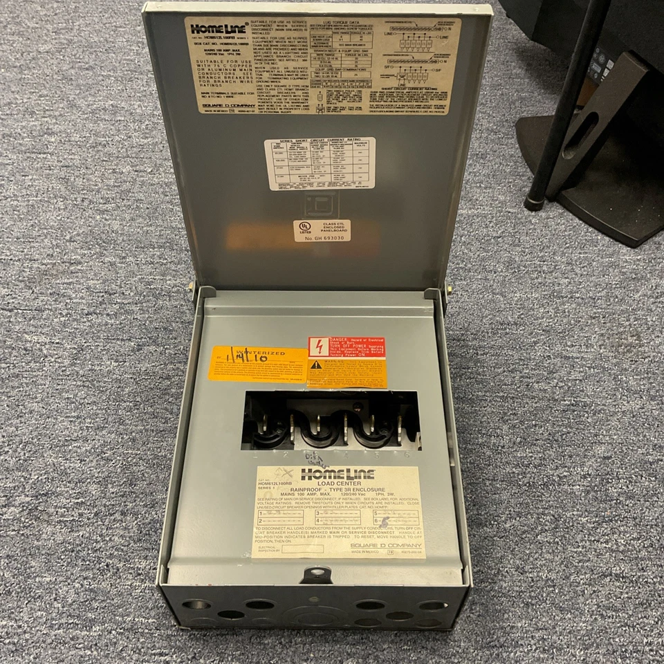 Caja de subpanel Square D Homeline 100 Amp Max 6 espacios impermeable 3R  Foto 2 de 4