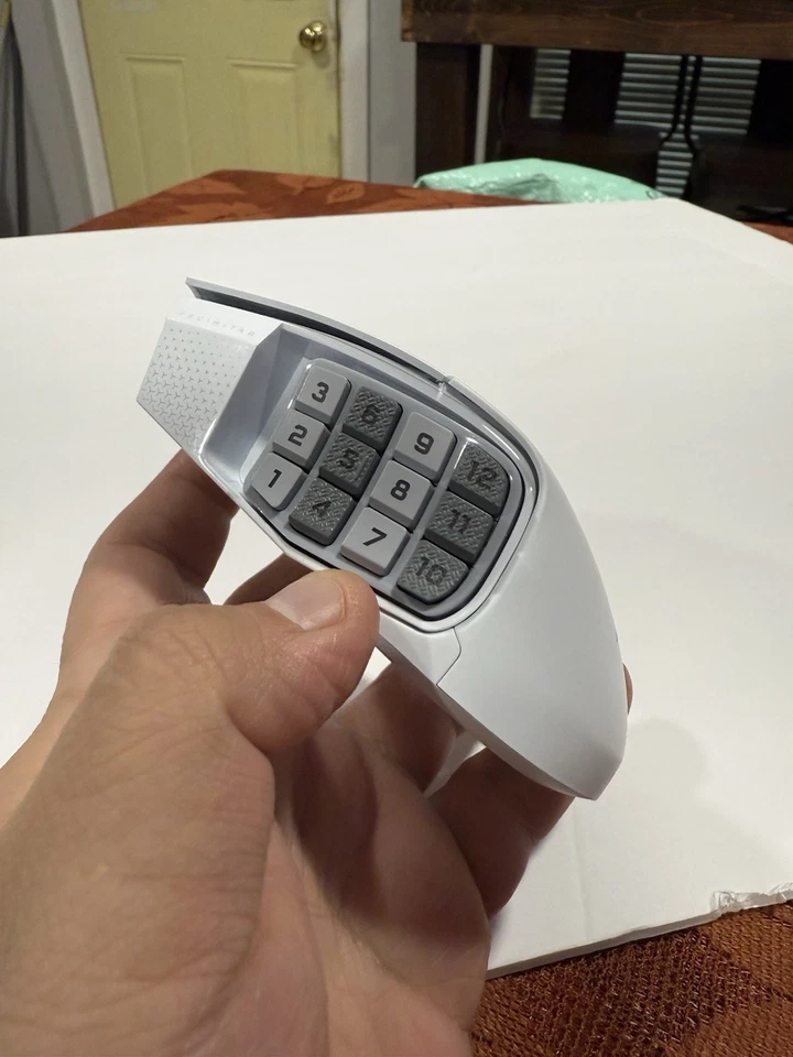 Corsair Scimitar Elite Inalámbrico SE MMO Blanco PC Ratón para Juegos con Dongle Foto 2 de 4