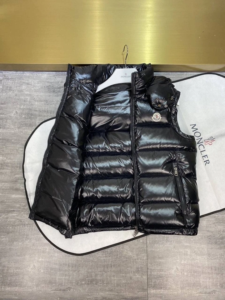 Moncler Ghany Chaleco Corto Brillante Nylon Plumón en Negro Talla M Foto 2 de 4