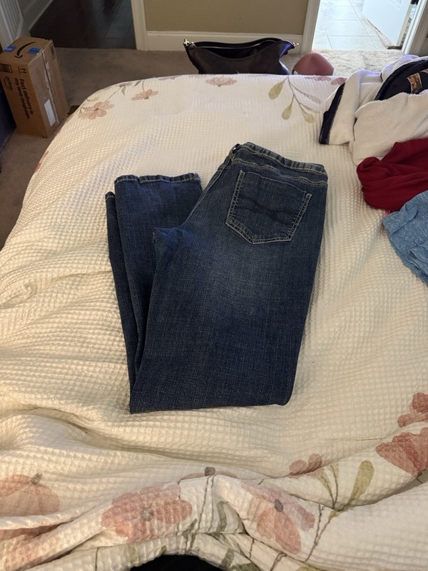 Arizona Jeans medium/dark wash straight leg stretch Jeans-SZ 17/30.5” inseam 