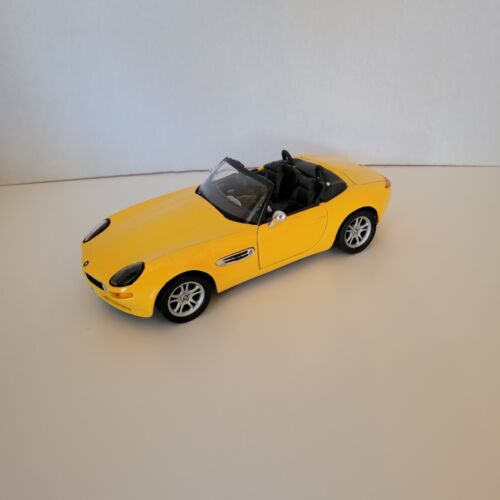 Welly 1:24 BMW Z8 Cabrio - #2084 Auto Giocattolo Giallo da Collezione - Foto 9 di 10