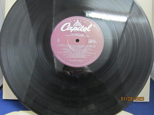 The Beatles White Album- Bi-Fold 2 Vinyl LPs 1968 0r 78?+Folder+Pic Orig Near M - Picture 11 of 14