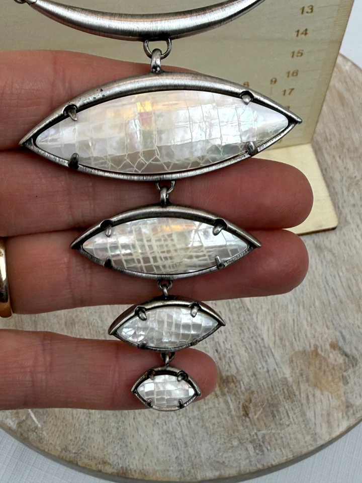 Collar Kendra Scott Morris Declaración Crackle Madreperla Plata Antigua