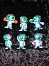 VINTAGE MINIATURE 1"- Fun Express "SPORTS ALIEN" VINYL FIGURES