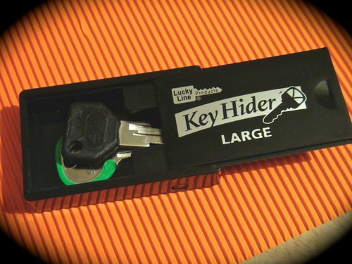 Magnetic Key Hider-Large-FREE POSTAGE! For Vehicle or House Keys. - Picture 3 of 6