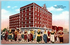 Warm Friends Tavern, Holland, Michigan - Postcard