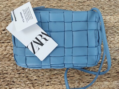 バッグ

ロサンゼルスエンジェルス来場者限定品のため、行列に並んでゲットしました Zip Pouch Max V2