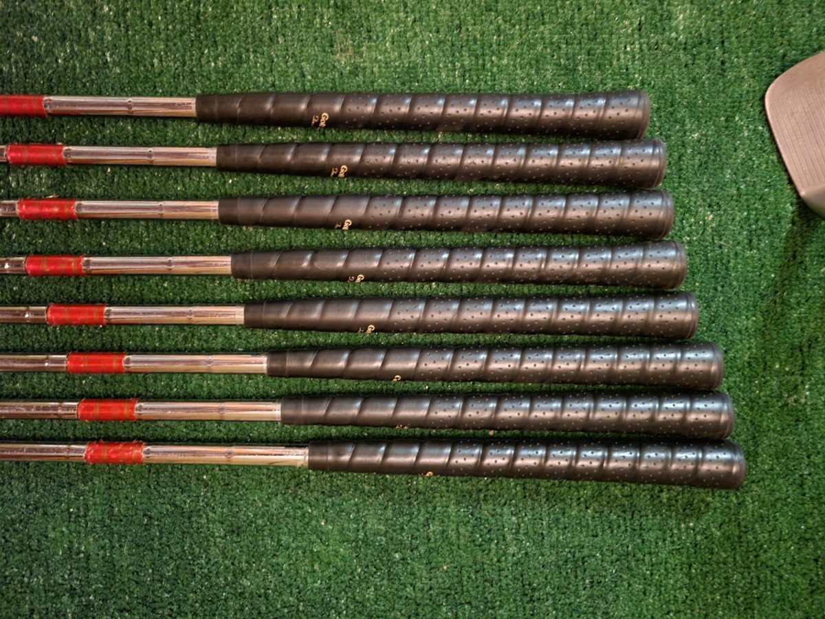Vintage Mizuno Champion Flag matched iron set, RH, Regular flex Vintage Mizuno Champion Flag matched iron set, RH, Regular flex