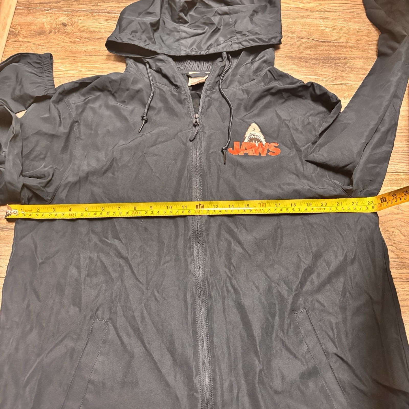 Universal Studios Hollywood Jaws Windbreaker Jack… - image 8