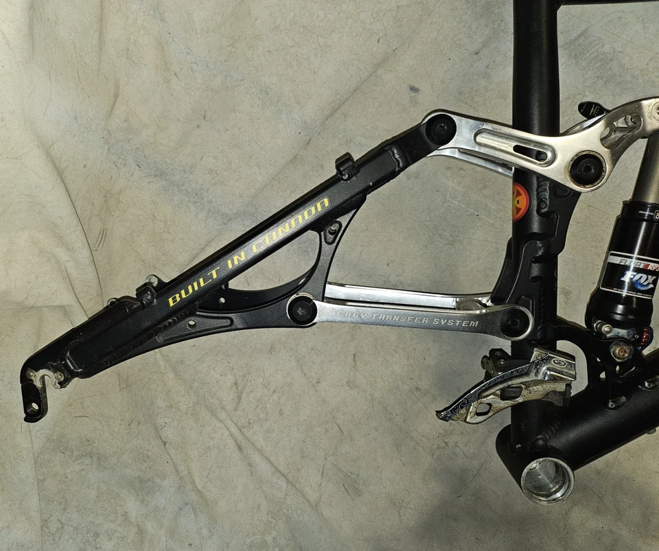 2007 Rocky Mountain ETSX-70 MTB Rare Flame Paint Job with Fox shock - image 4 of 4