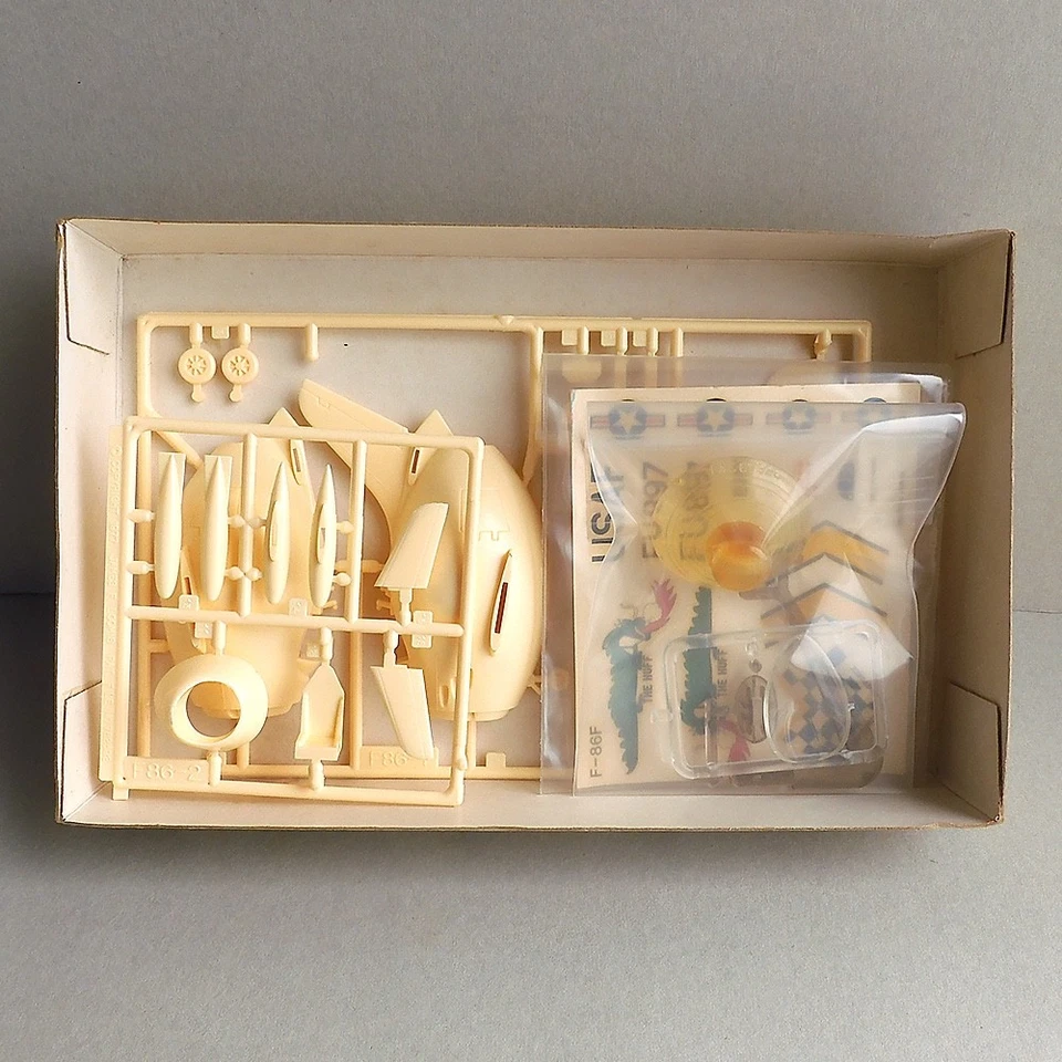 Vintage Hasegawa Egg Plane ES004 F-86 Sabre / Plastic model kit RARO - Imagen 3 de 4