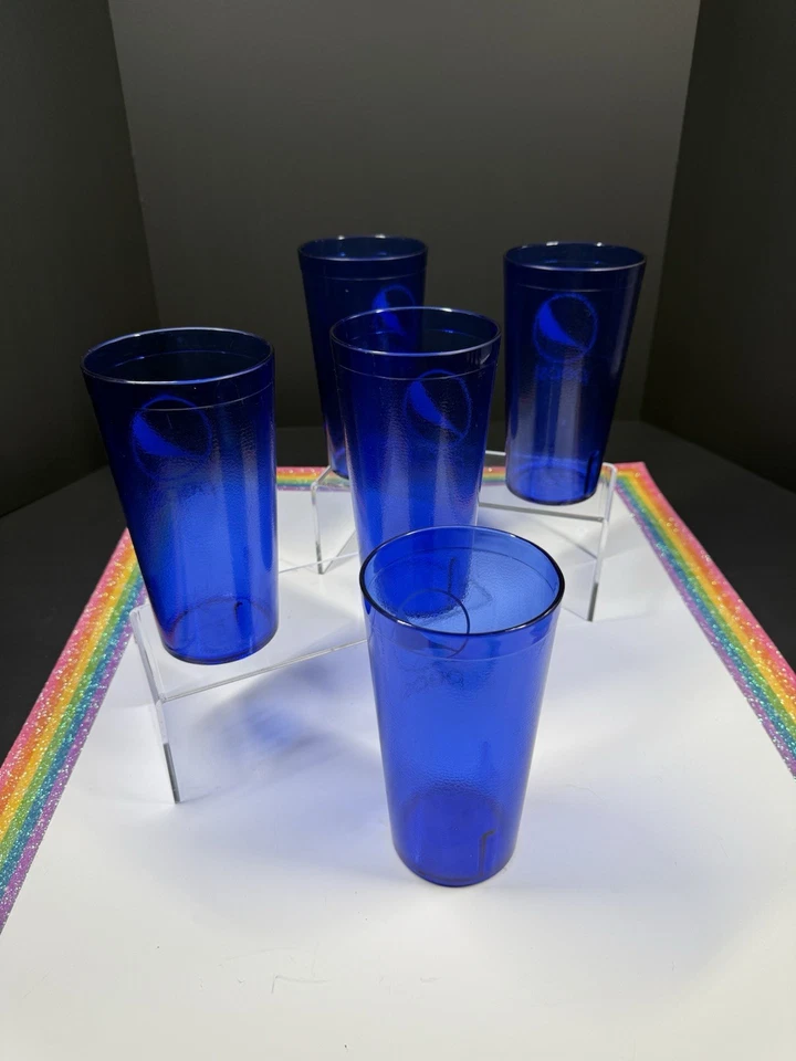 5 vasos de plástico Pepsi Cola restaurante globo azul 24 oz Carlisle Foto 4 de 4
