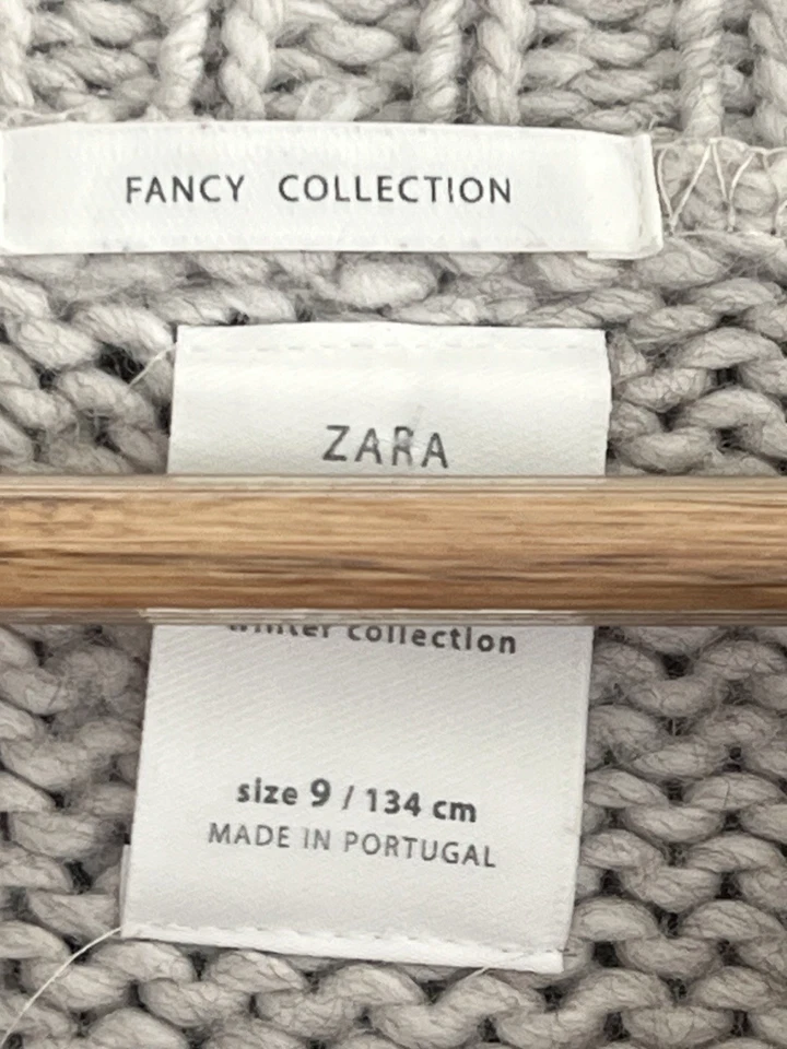 Suéter infantil Zara malha fantasia coleção inverno POM POM - Imagem 3 de 4