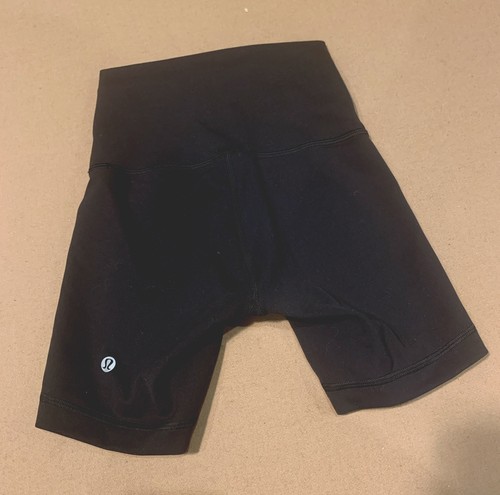 Lululemon High Rise Short Groove Gr. 0 in schwarz ~ TOP ZUSTAND!