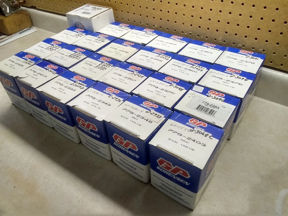 Válvulas EGR Sorensen GP de colección como nuevas, lote de (24), ¡¡hechas en EE. UU.!! Revendedores Look QQ!! Foto 3 de 4