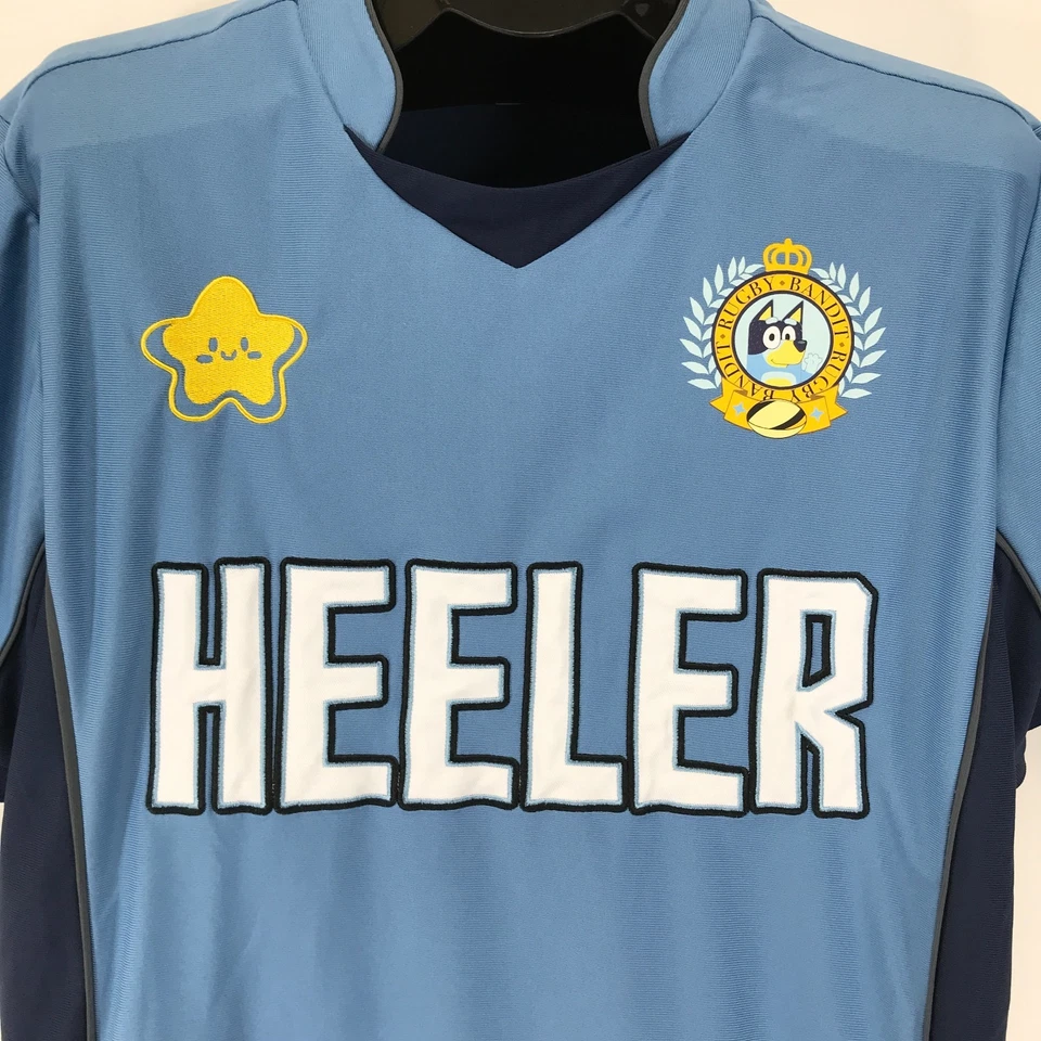 Camiseta deportiva de rugby exclusiva de BoxLunch Bluey Bandit para mujer grande #18 dibujos animados de tacón Foto 3 de 4