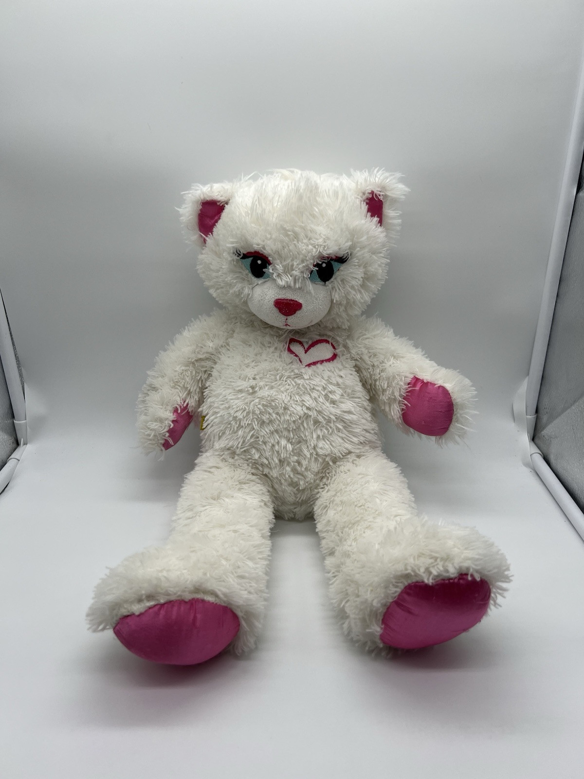 Build a Bear 18-inch White Kitten Plush Stuffed Toy with Pink Heart