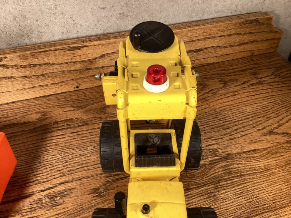 EMPILHADEIRA TONKA VINTAGE 52900 DÉCADA DE 1970 COM CAIXA DE AÇO PRENSADO - Imagem 4 de 4