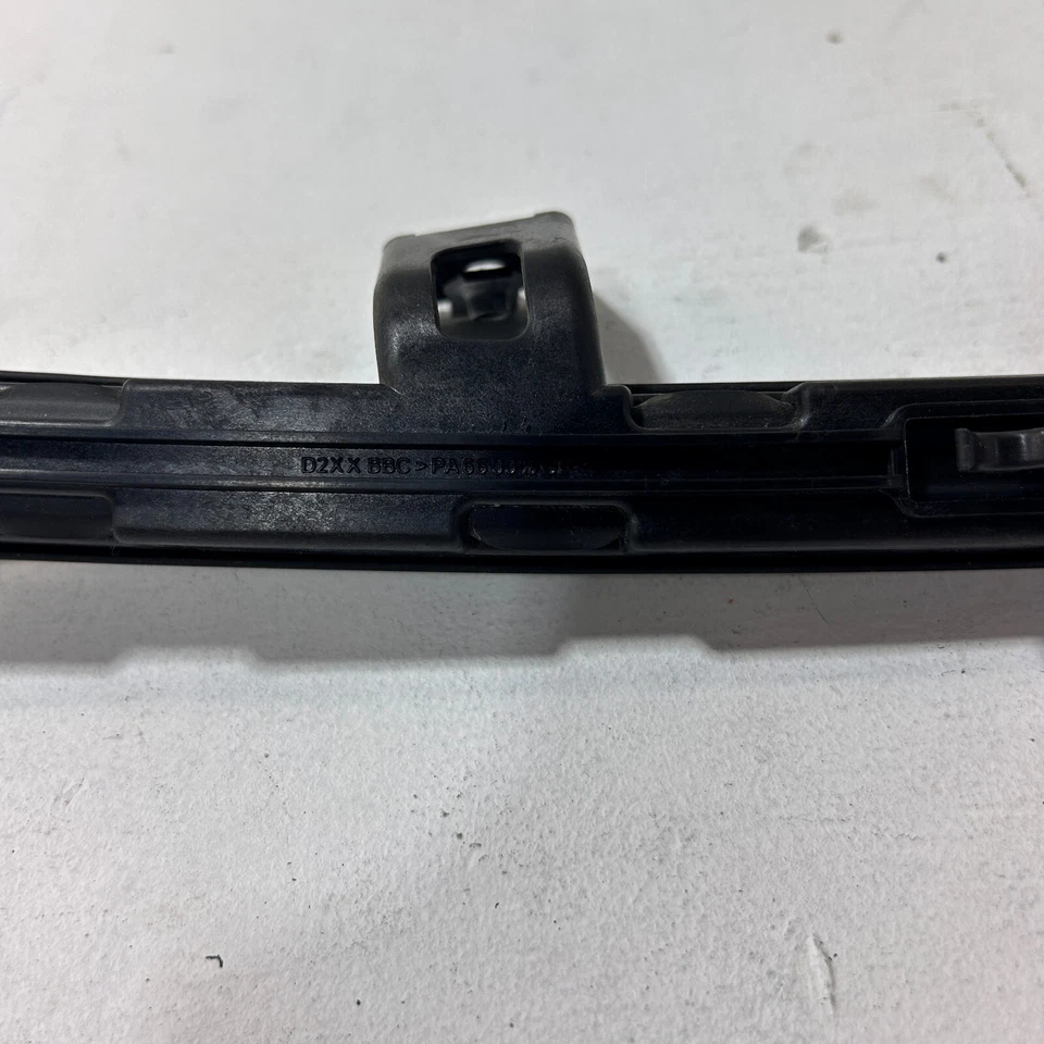 Puerta delantera izquierda ventana vidrio canal guía trasero GMC Terrain 2018-2023 OEM Foto 2 de 4