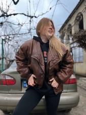 Vintage Leather Bomber Jacket   Timeless Style for Sale