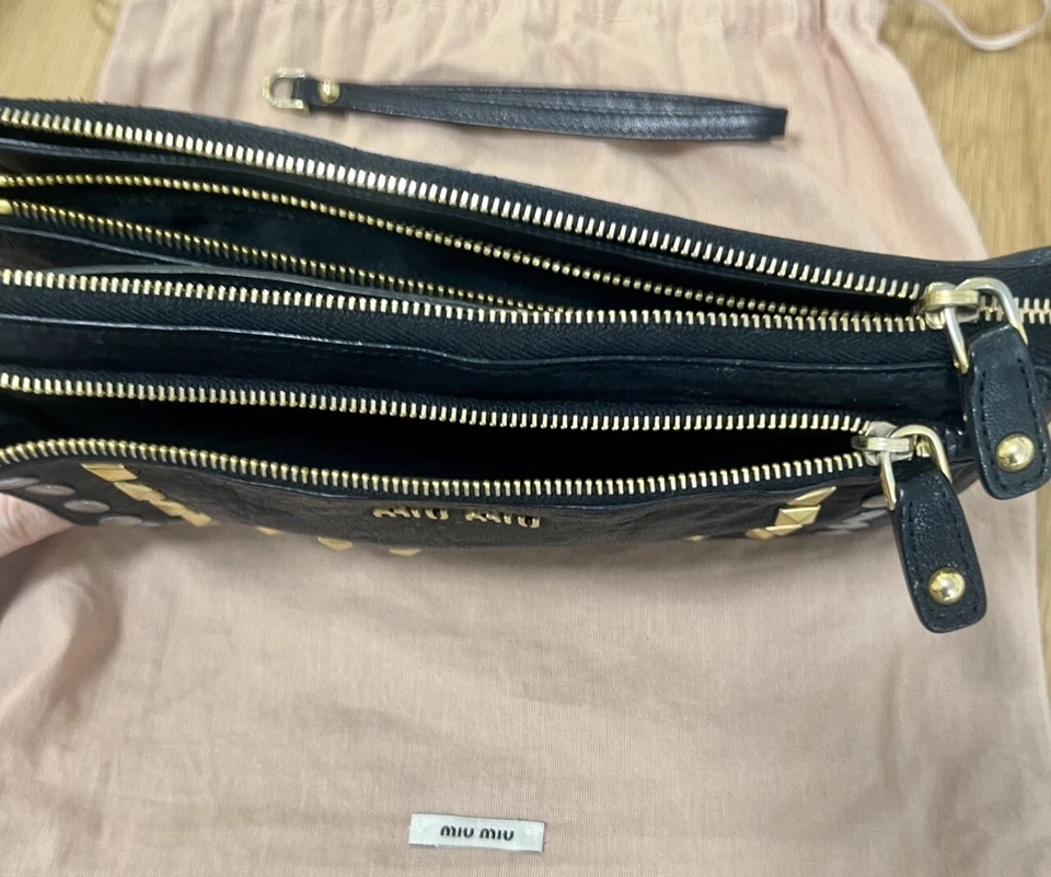 Cartera, monedero o bolsa de cuero Miu Miu - Mujer - Tachonado dorado raro vintage Foto 3 de 4