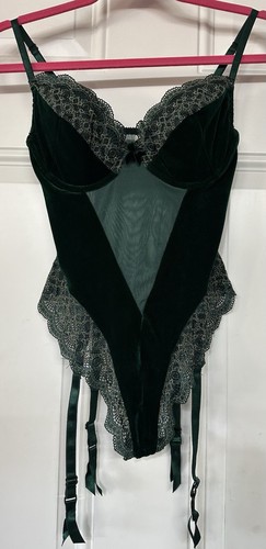 Victoria's Secret Y2K 36B grüner Samt Teddy Body plus Strumpfbänder Vintage gebraucht, in einwandfreiem Zustand