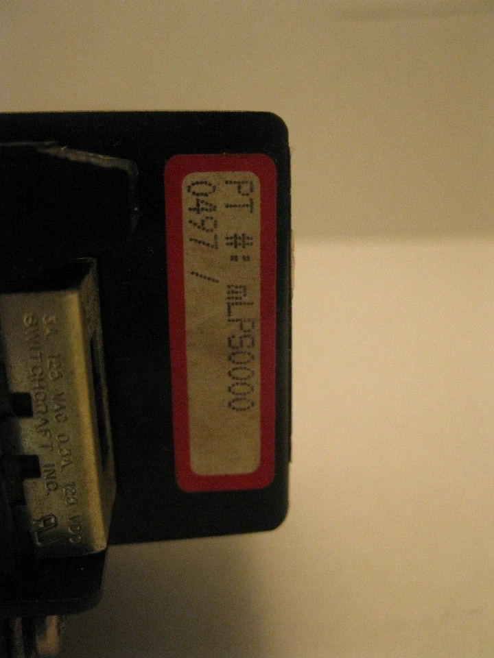 Red Lion Miniature DC Voltmeter CUB4V000 w/ LMPS0000 - Image 2 of 2