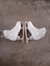 jackson premiere skates 5 1/2