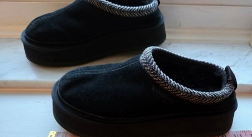Schwarze Tazz Uggs Größe 8 Slipper Sandalen Hausschuhe - Bild 2 von 4